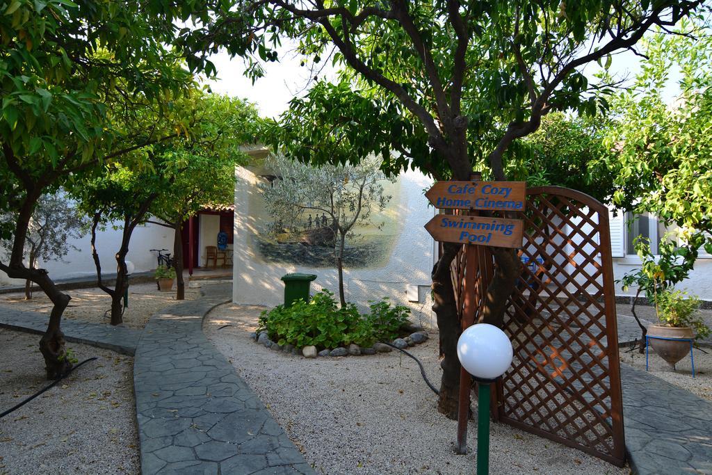 Green Village ซิโลกาสโตร ภายนอก รูปภาพ